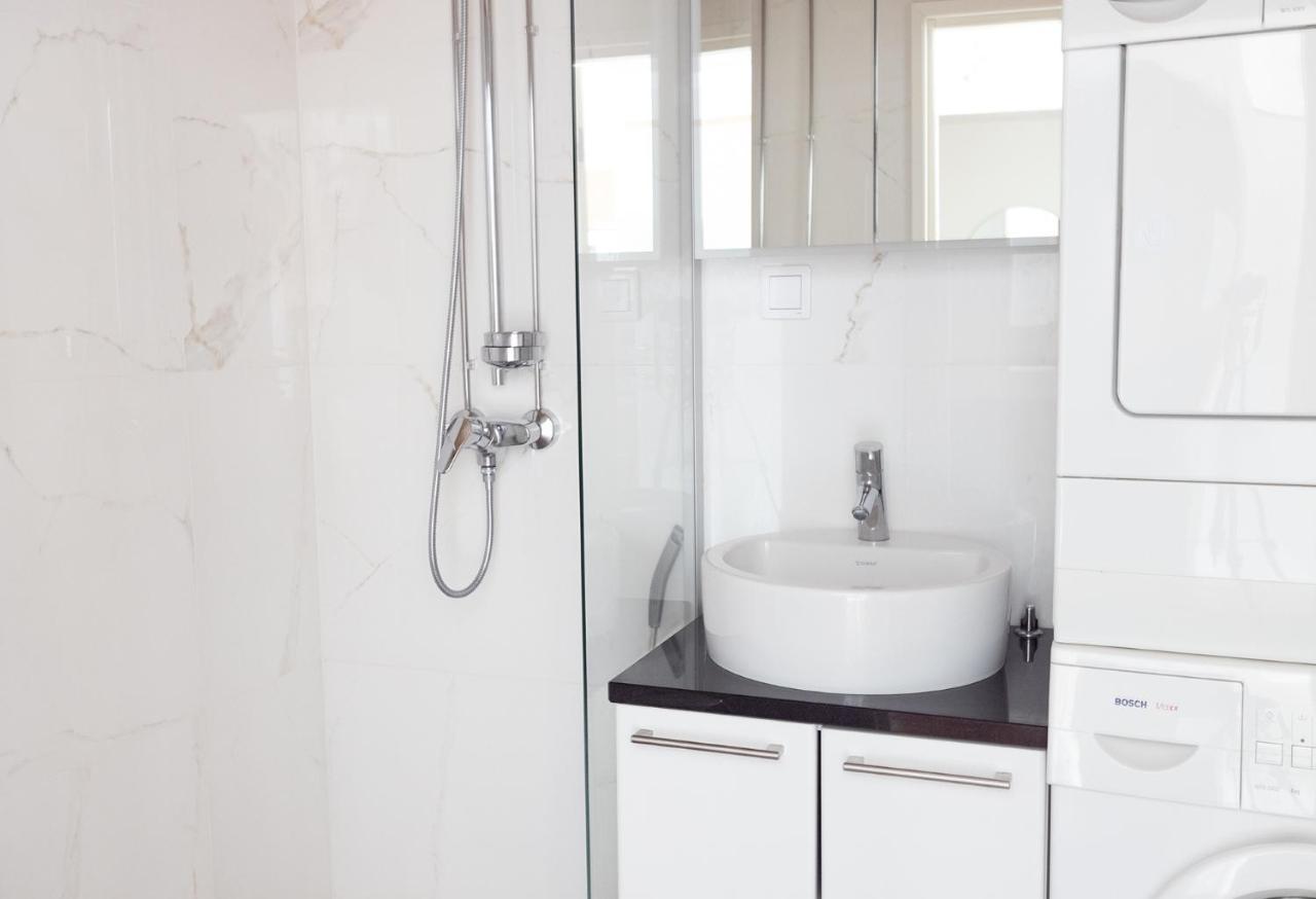 2Ndhomes Luxury 1Br Kamppi Center Apartment With Sauna And Big Terrace Helsingfors Exteriör bild